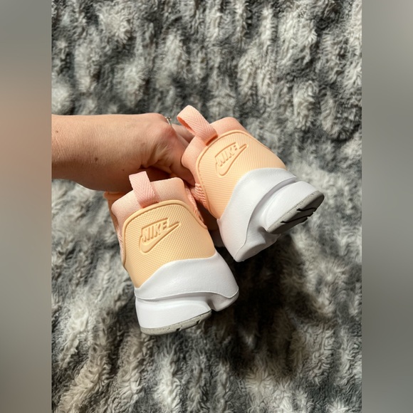 276: Nike Presto Fly (GS) - Picture 5 of 11